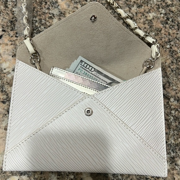 Louis Vuitton Kirigami Medium Pouchette - Picture 15 of 15